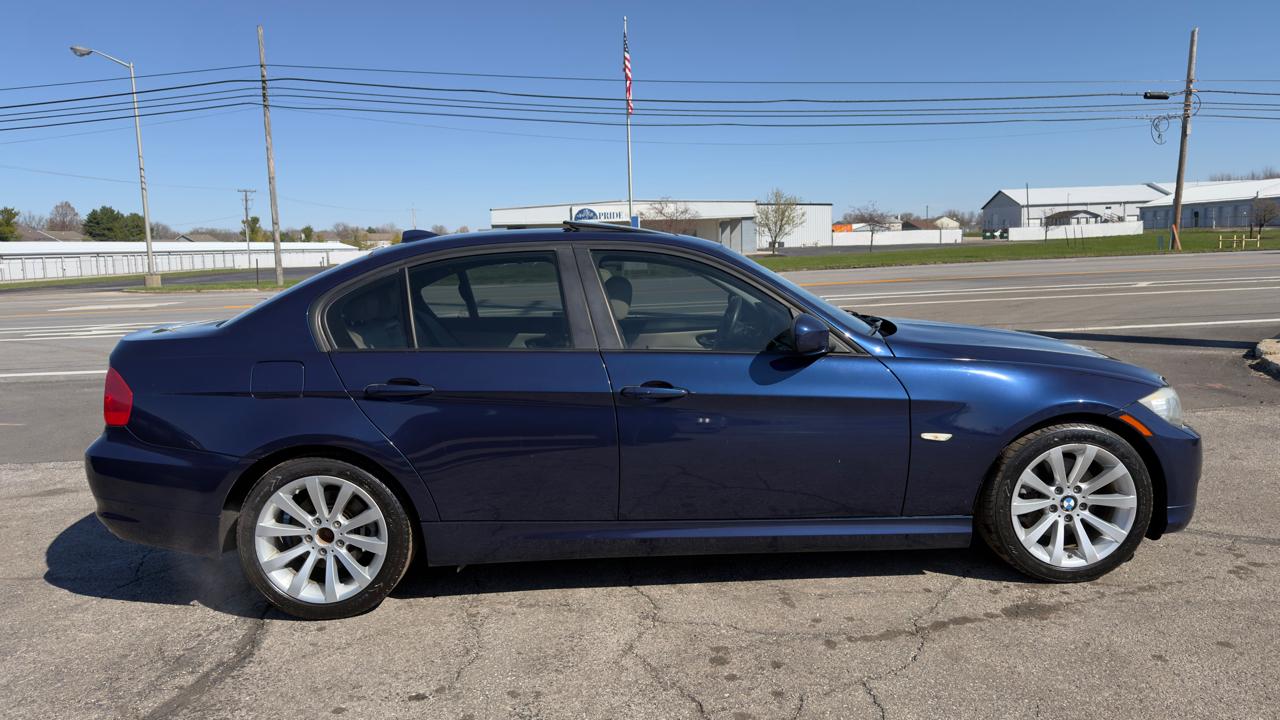 BMW 3 Series 4dr Sdn 328i RWD SULEV 2011