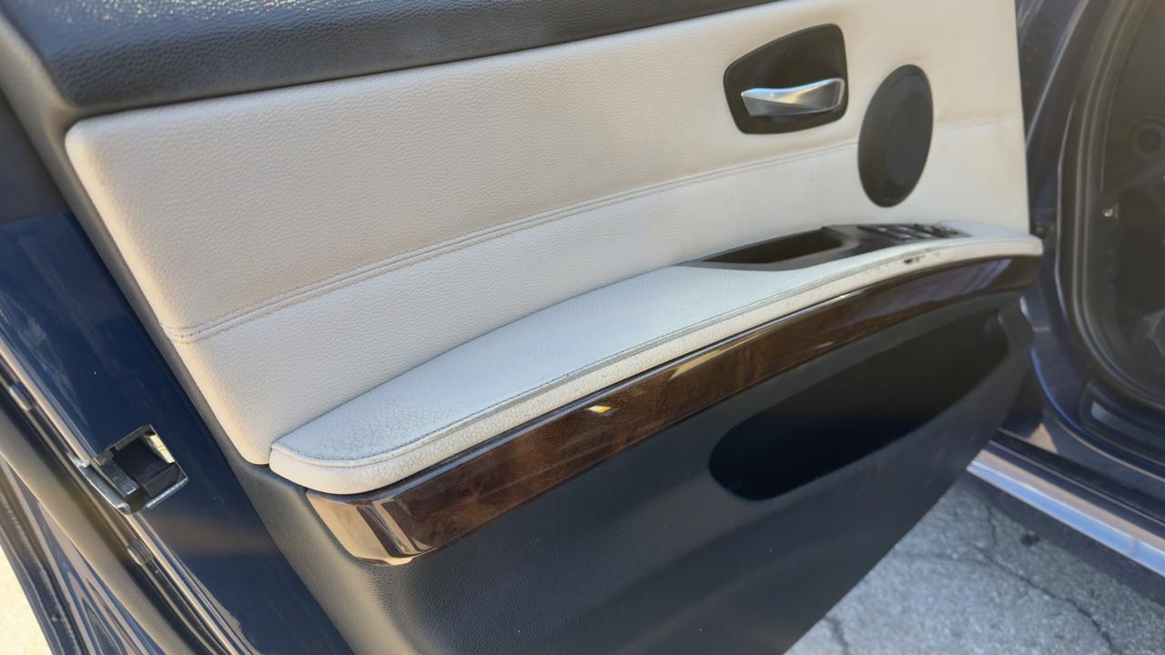 BMW 3 Series 4dr Sdn 328i RWD SULEV 2011