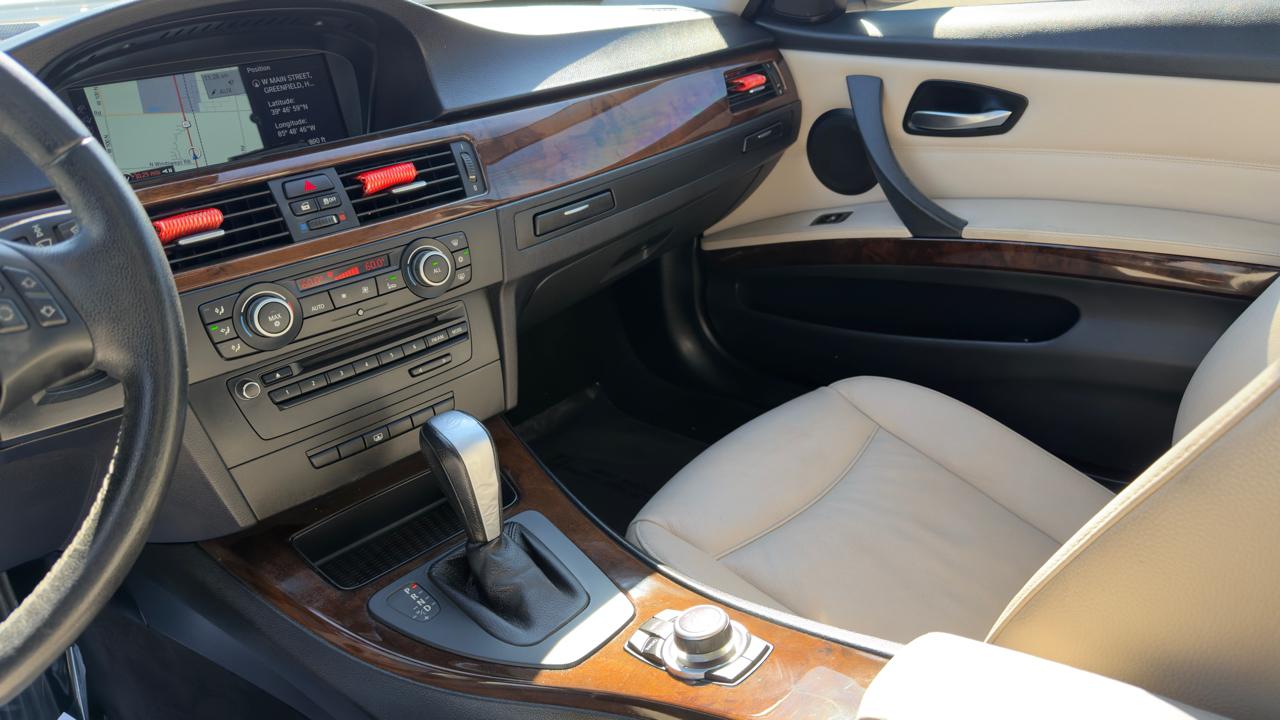 BMW 3 Series 4dr Sdn 328i RWD SULEV 2011