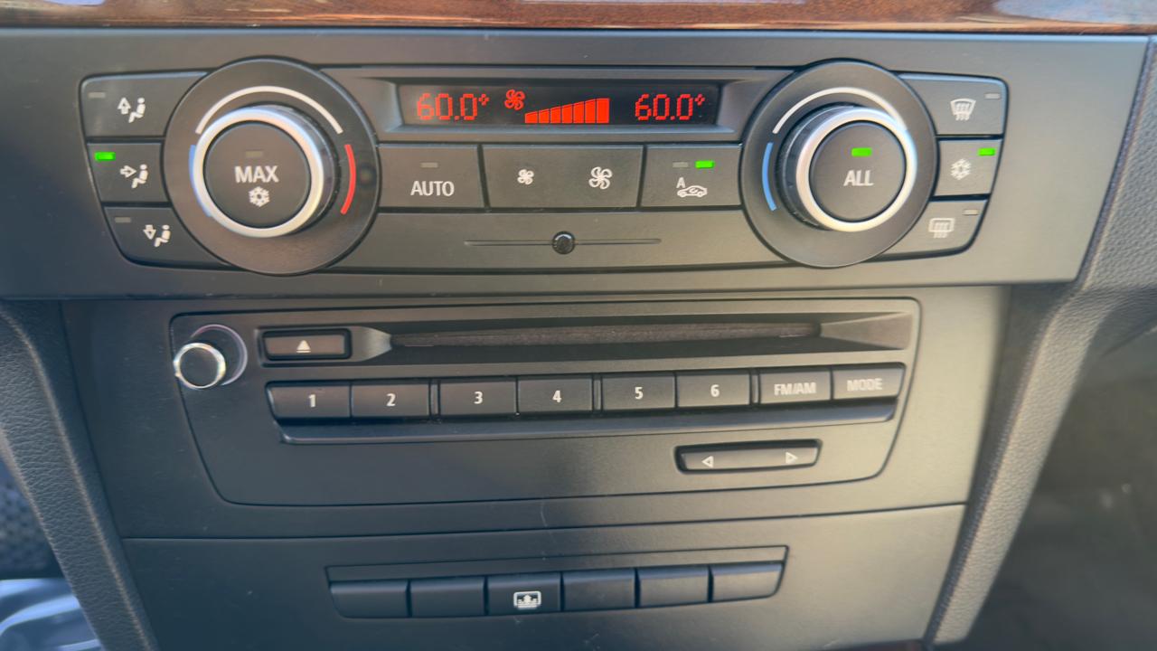 BMW 3 Series 4dr Sdn 328i RWD SULEV 2011