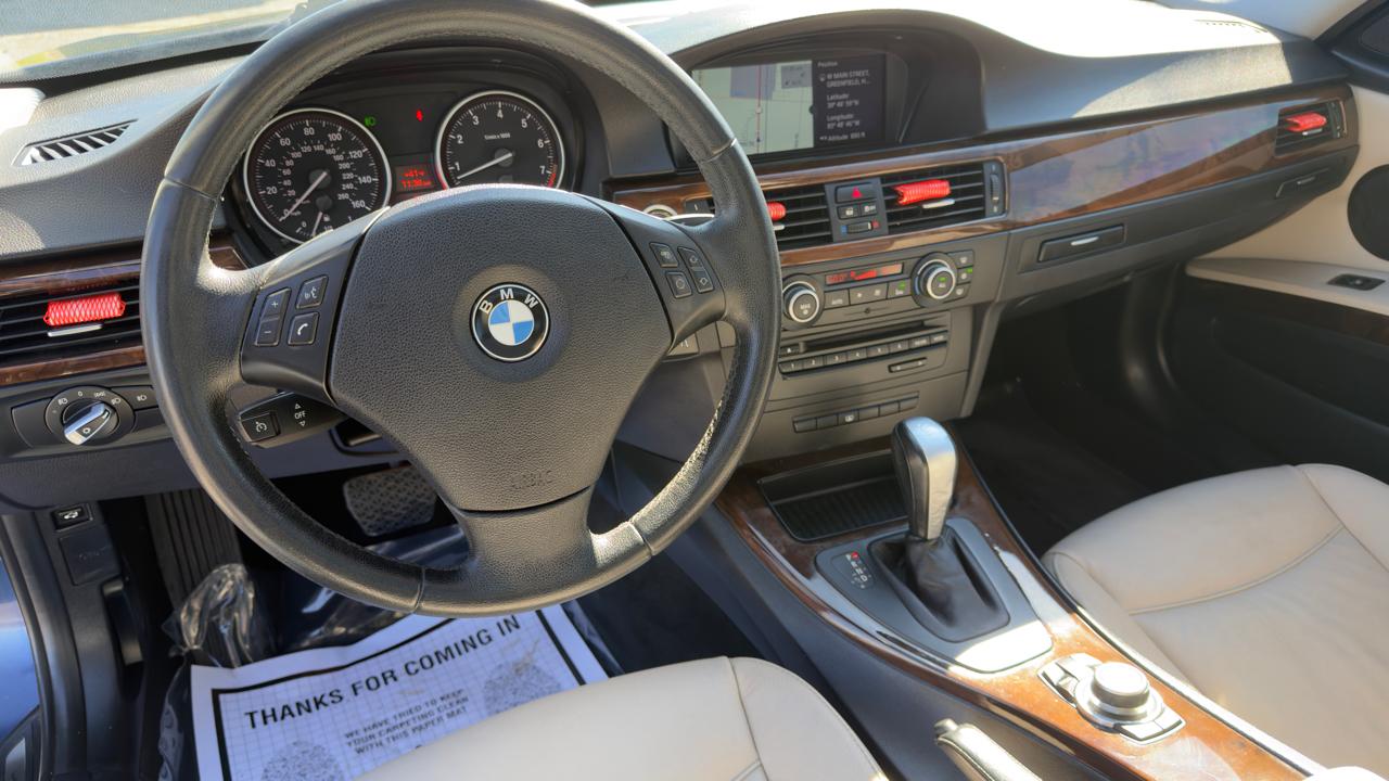 BMW 3 Series 4dr Sdn 328i RWD SULEV 2011