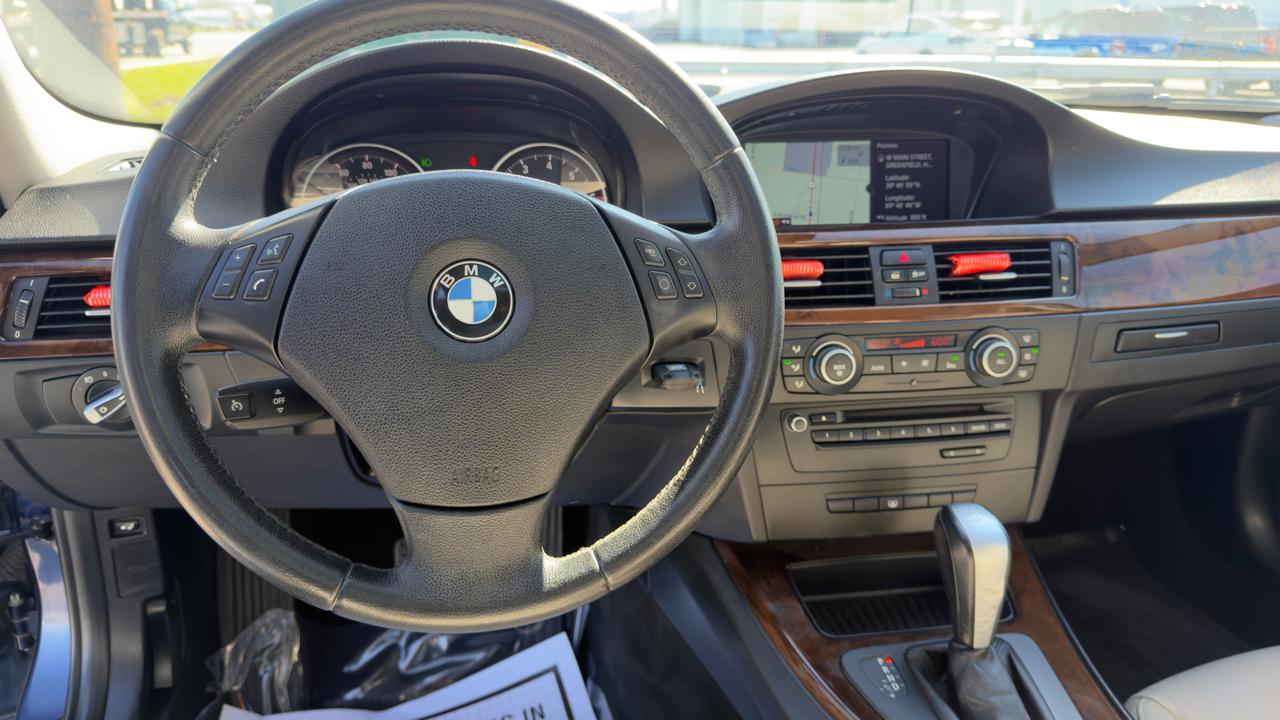 BMW 3 Series 4dr Sdn 328i RWD SULEV 2011