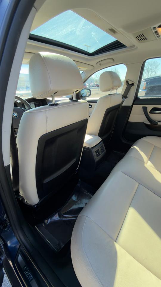 BMW 3 Series 4dr Sdn 328i RWD SULEV 2011