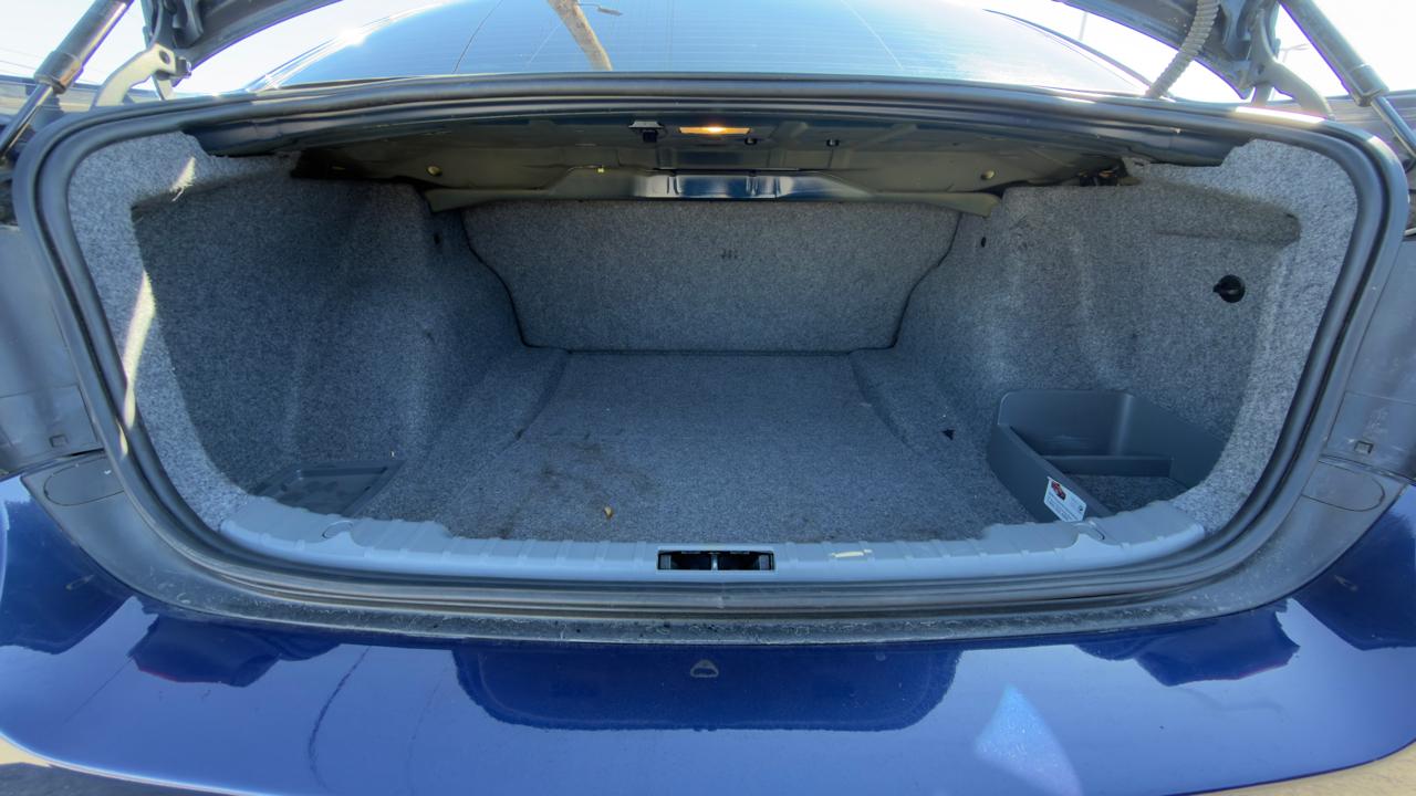 BMW 3 Series 4dr Sdn 328i RWD SULEV 2011