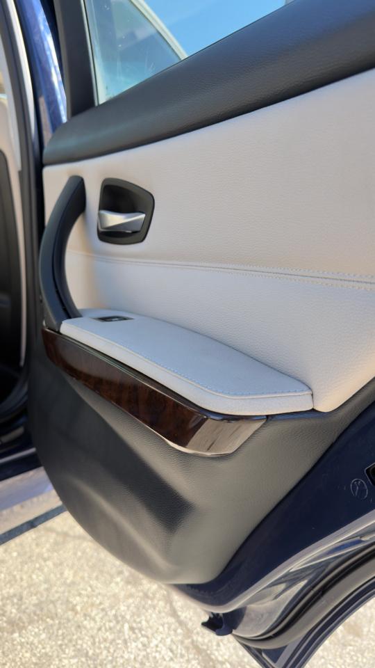 BMW 3 Series 4dr Sdn 328i RWD SULEV 2011