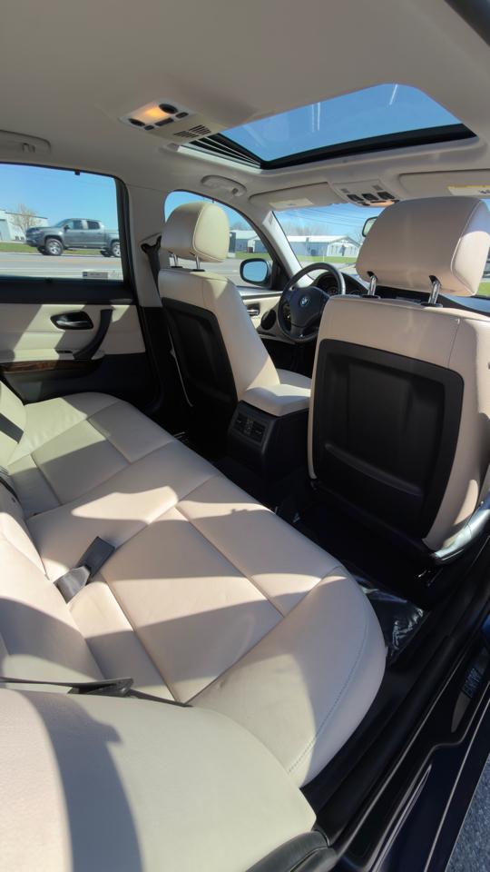 BMW 3 Series 4dr Sdn 328i RWD SULEV 2011