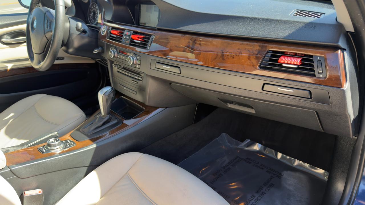 BMW 3 Series 4dr Sdn 328i RWD SULEV 2011