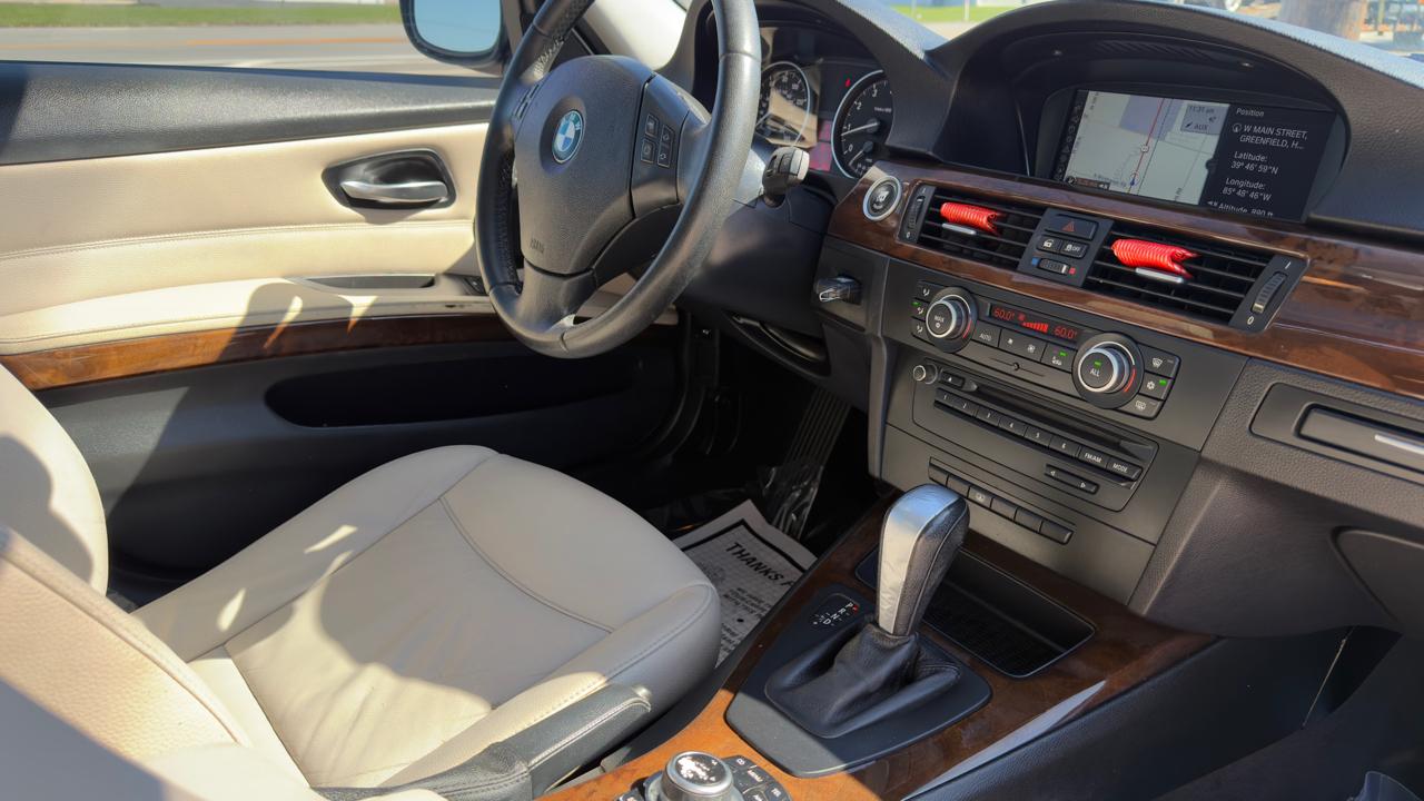 BMW 3 Series 4dr Sdn 328i RWD SULEV 2011