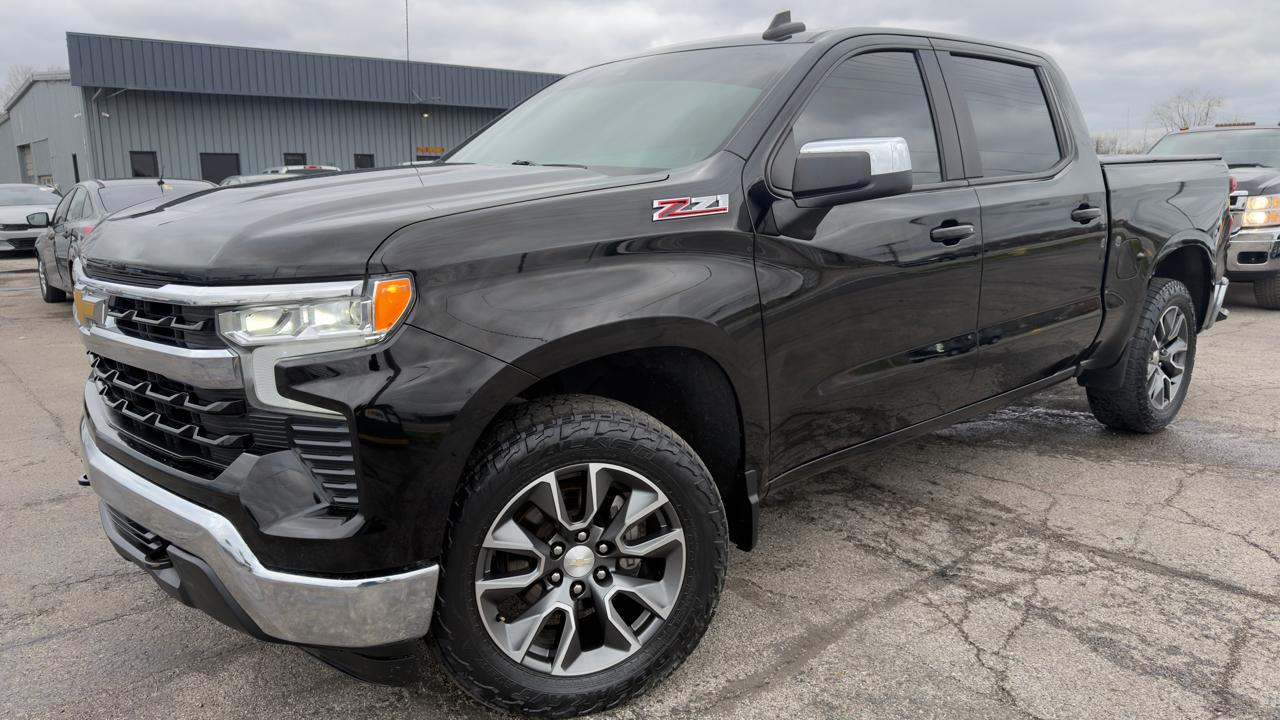 Chevrolet Silverado 1500 4WD Crew Cab 147" LT w/1LT 2022