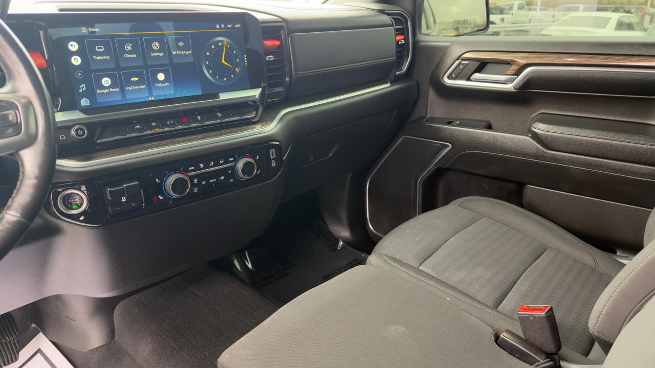 Chevrolet Silverado 1500 4WD Crew Cab 147" LT w/1LT 2022