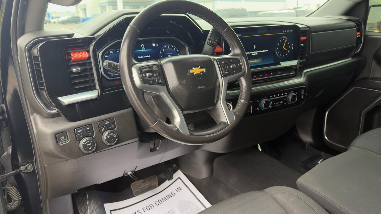 Chevrolet Silverado 1500 4WD Crew Cab 147" LT w/1LT 2022