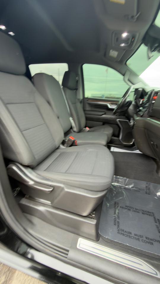 Chevrolet Silverado 1500 4WD Crew Cab 147" LT w/1LT 2022