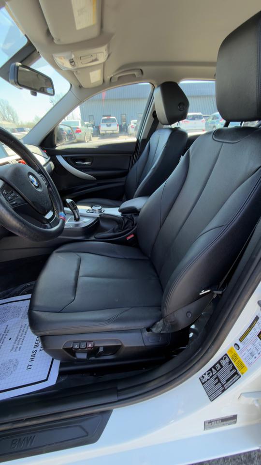 BMW 3 Series 4dr Sdn 320i xDrive AWD 2014