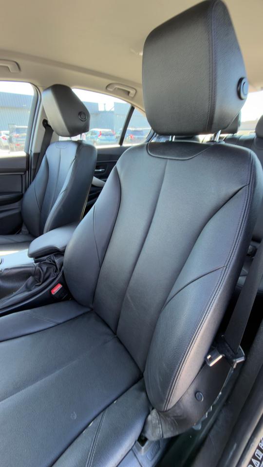 BMW 3 Series 4dr Sdn 320i xDrive AWD 2014