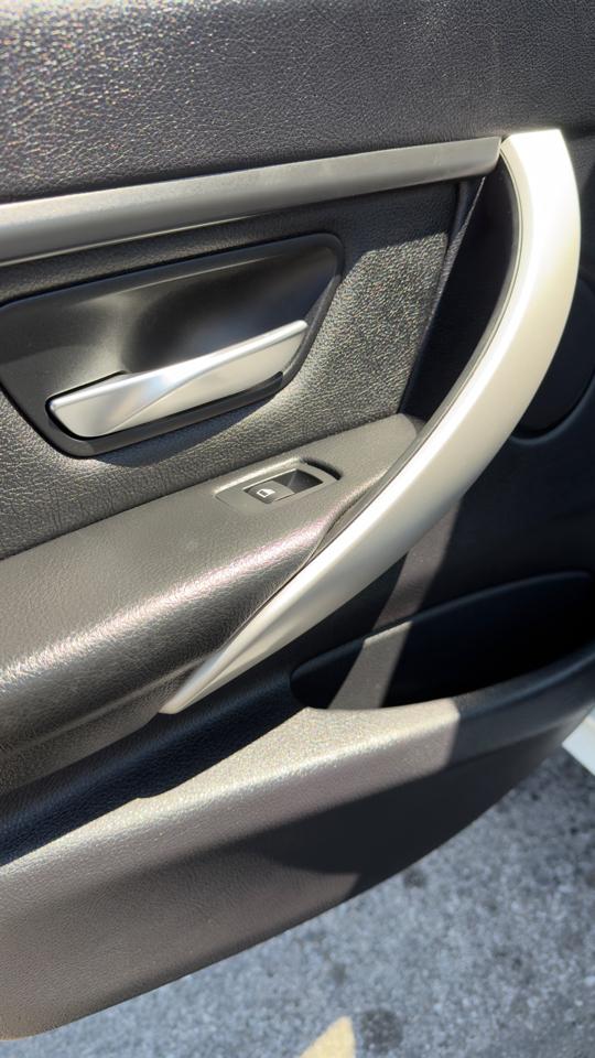 BMW 3 Series 4dr Sdn 320i xDrive AWD 2014