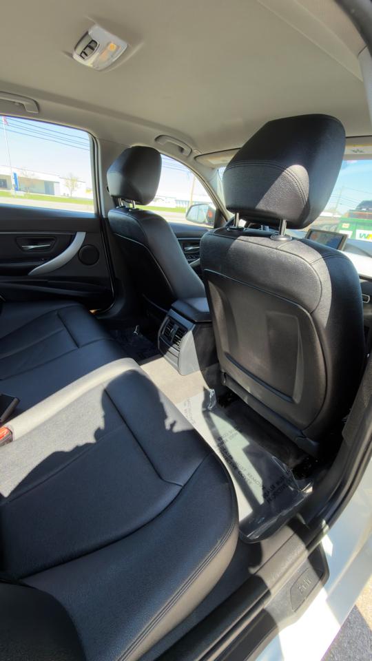 BMW 3 Series 4dr Sdn 320i xDrive AWD 2014