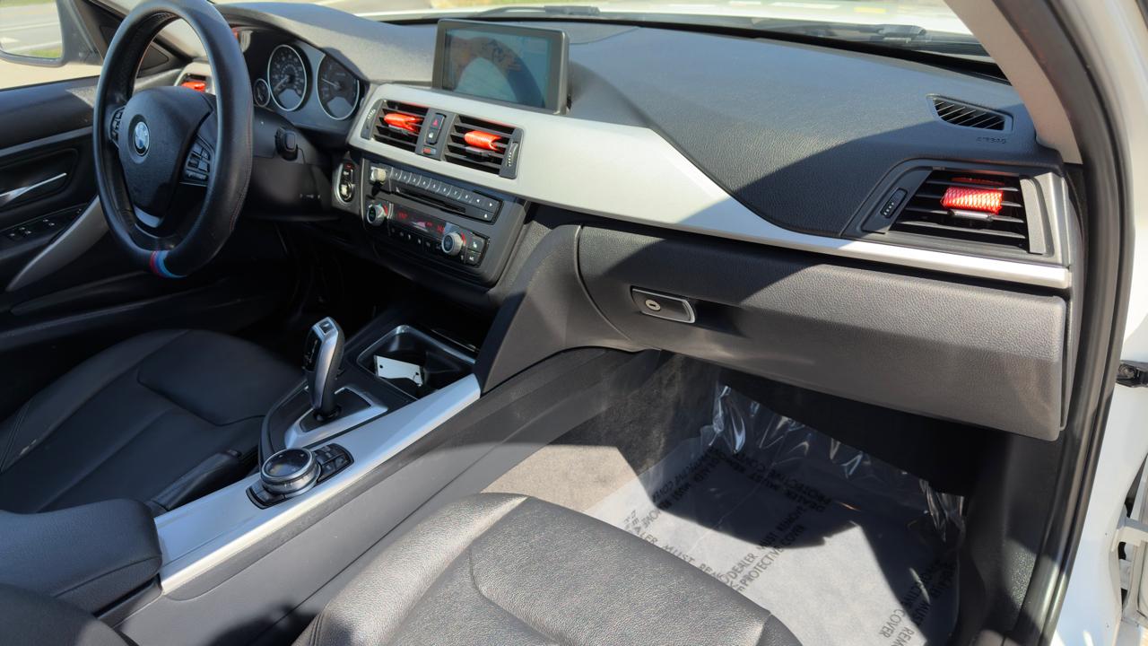 BMW 3 Series 4dr Sdn 320i xDrive AWD 2014