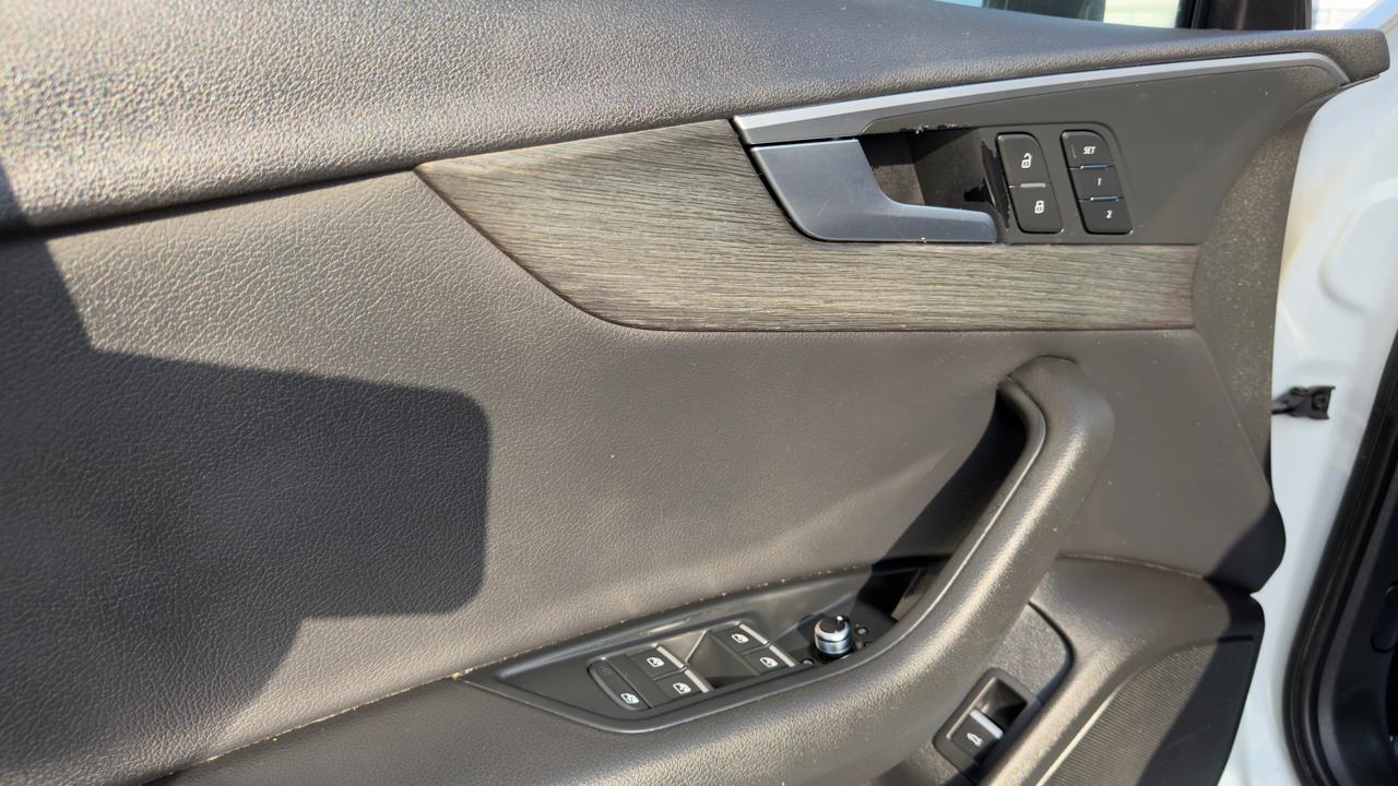 Audi A4 2.0 TFSI Auto Season of Audi Premium quattro AWD 2017