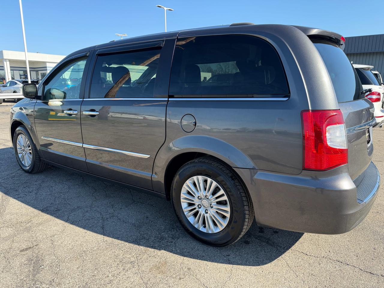 Chrysler Town & Country 4dr Wgn Limited Platinum 2015