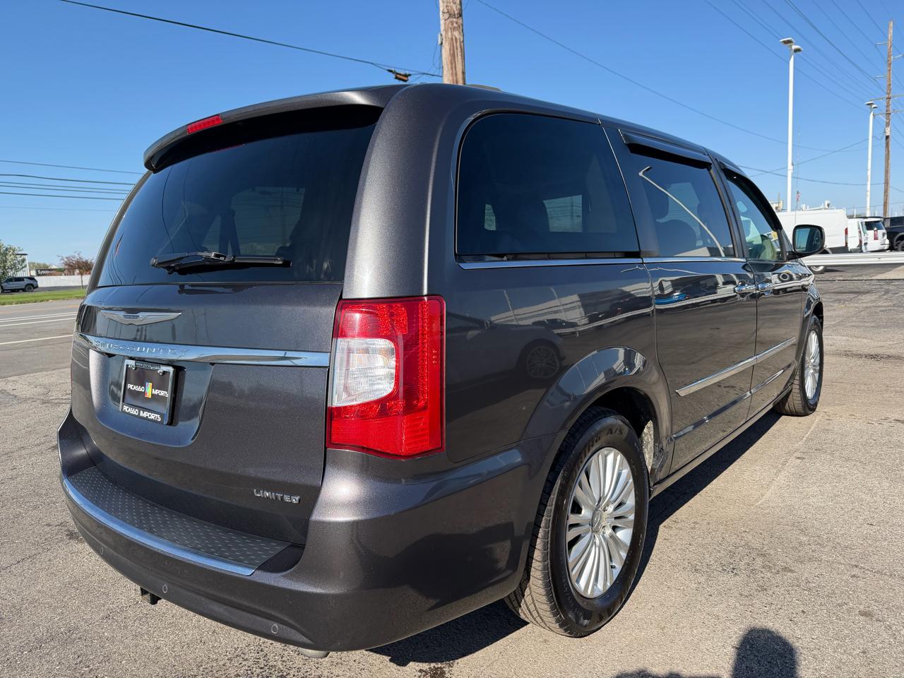 Chrysler Town & Country 4dr Wgn Limited Platinum 2015