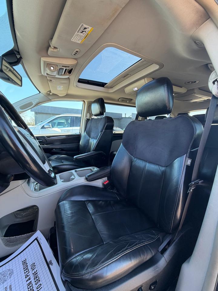 Chrysler Town & Country 4dr Wgn Limited Platinum 2015