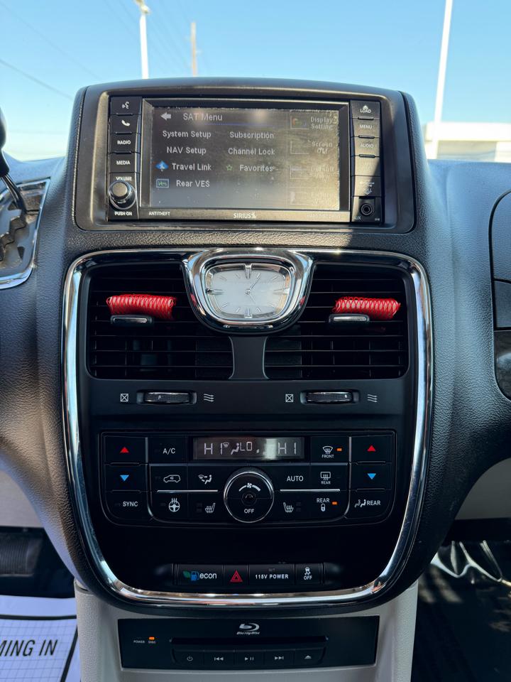 Chrysler Town & Country 4dr Wgn Limited Platinum 2015