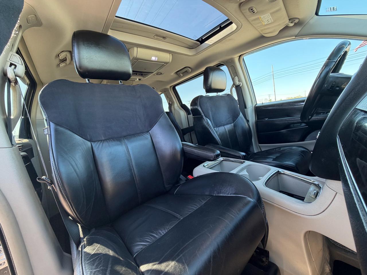 Chrysler Town & Country 4dr Wgn Limited Platinum 2015