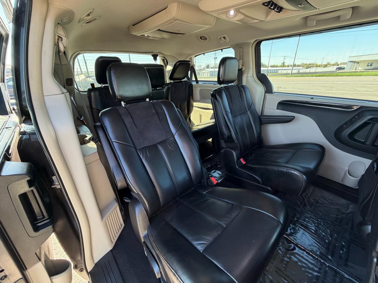 Chrysler Town & Country 4dr Wgn Limited Platinum 2015