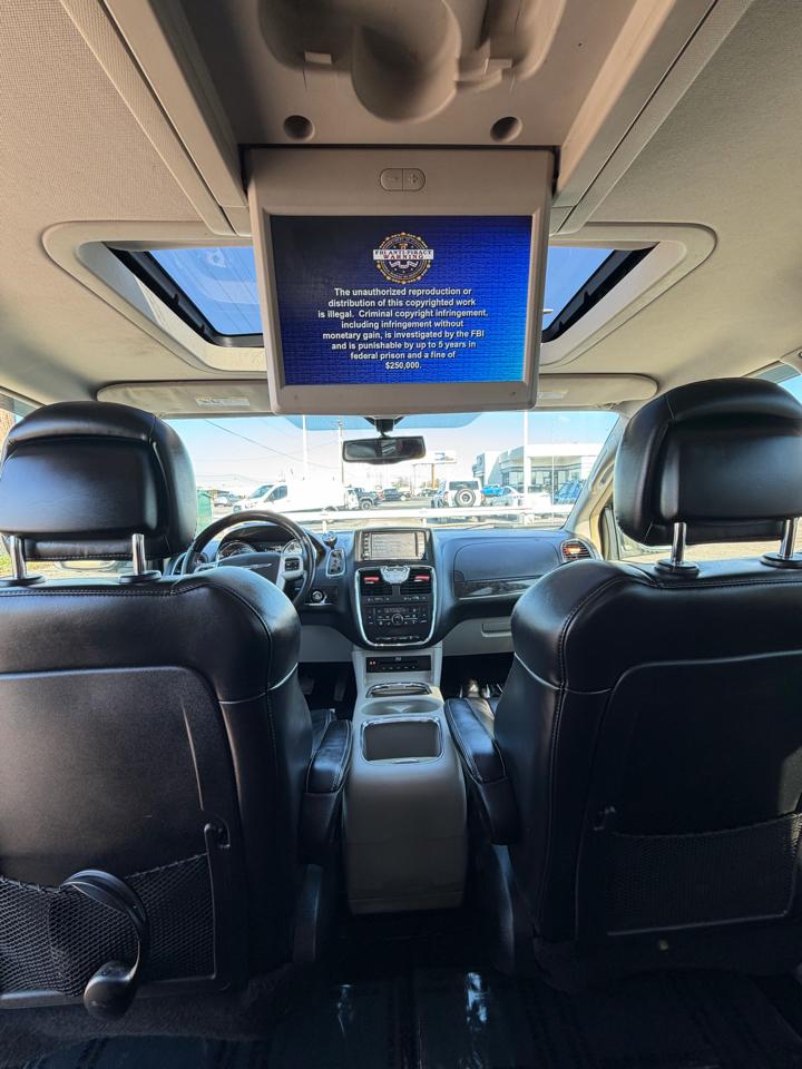 Chrysler Town & Country 4dr Wgn Limited Platinum 2015