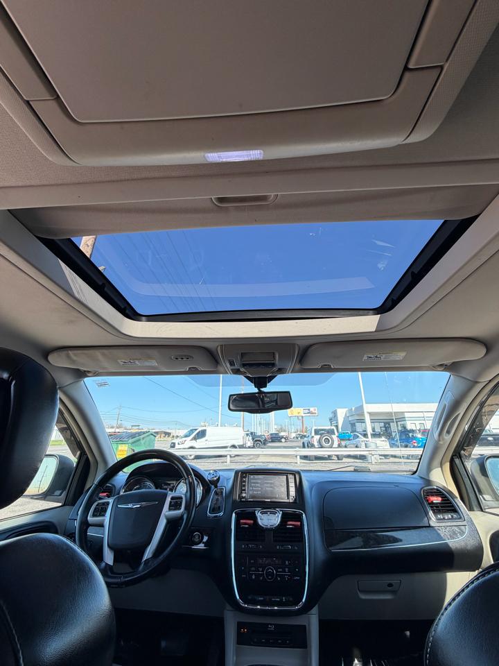 Chrysler Town & Country 4dr Wgn Limited Platinum 2015