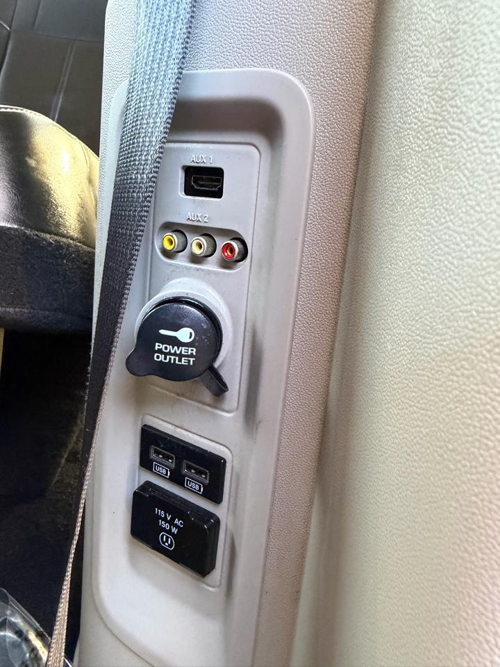 Chrysler Town & Country 4dr Wgn Limited Platinum 2015