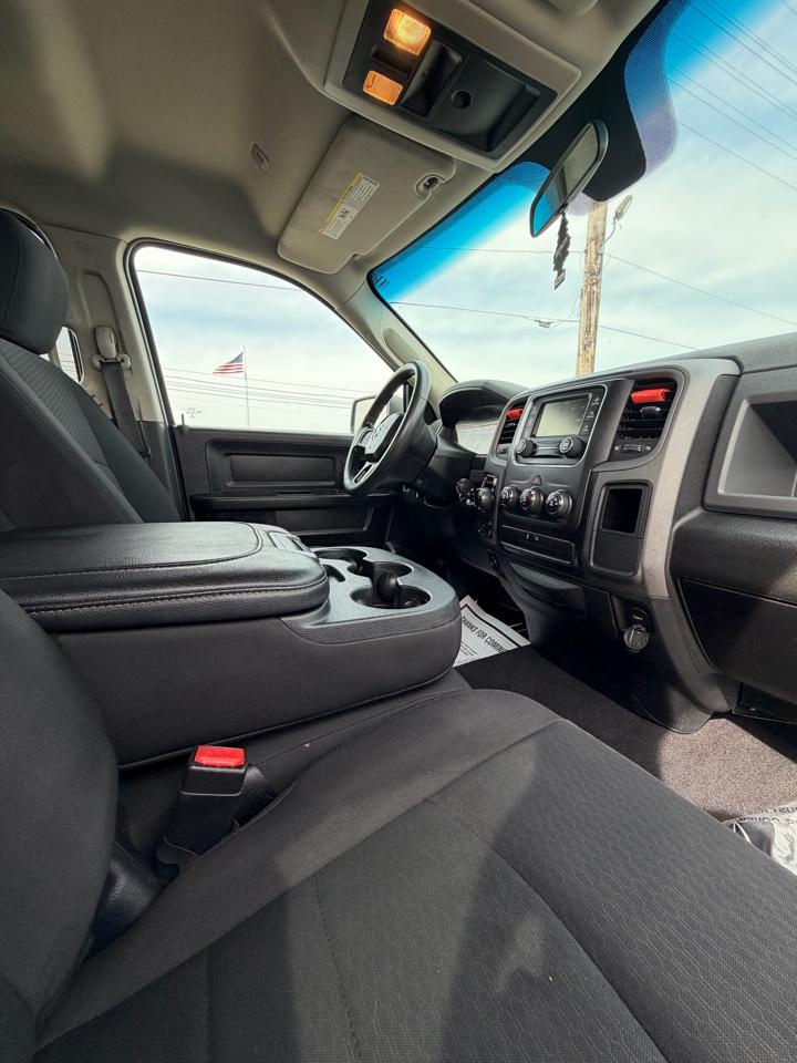 RAM 1500 Classic Express 4x4 Quad Cab 6'4" Box 2019