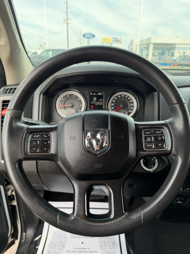 RAM 1500 Classic Express 4x4 Quad Cab 6'4" Box 2019