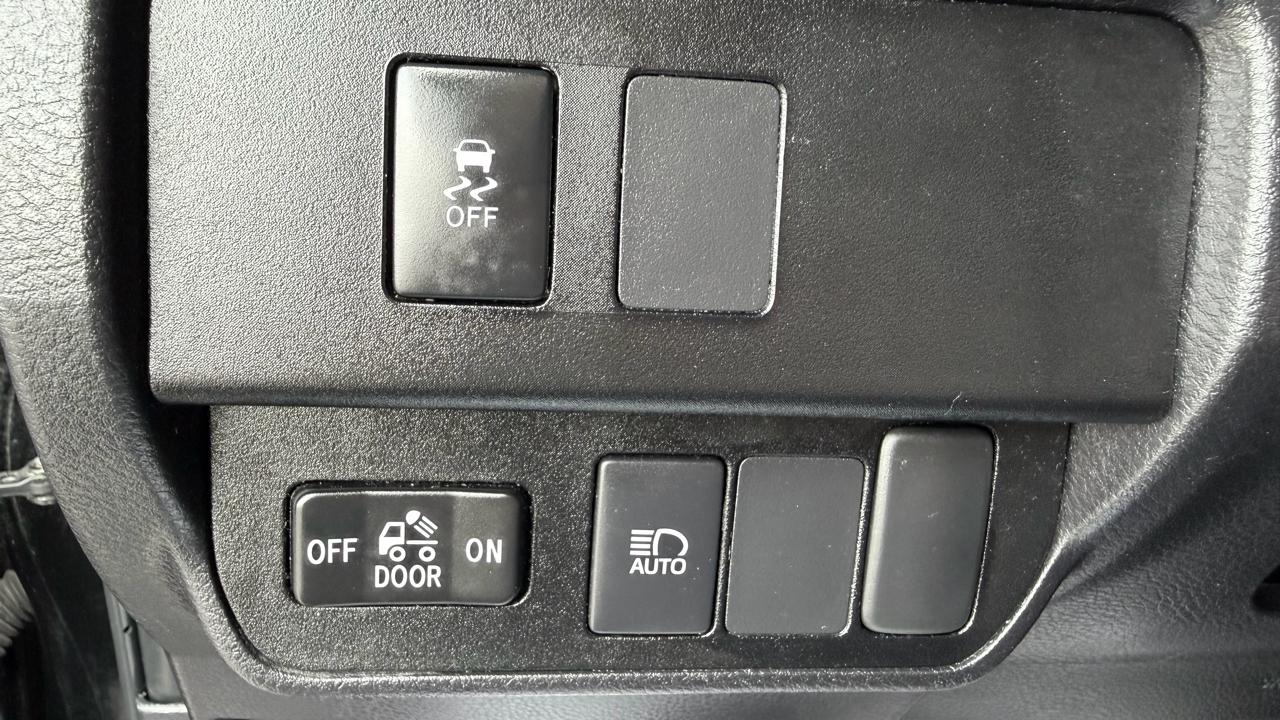 Toyota Tacoma 4WD TRD Off Road Double Cab 5' Bed V6 MT (Natl) 2022