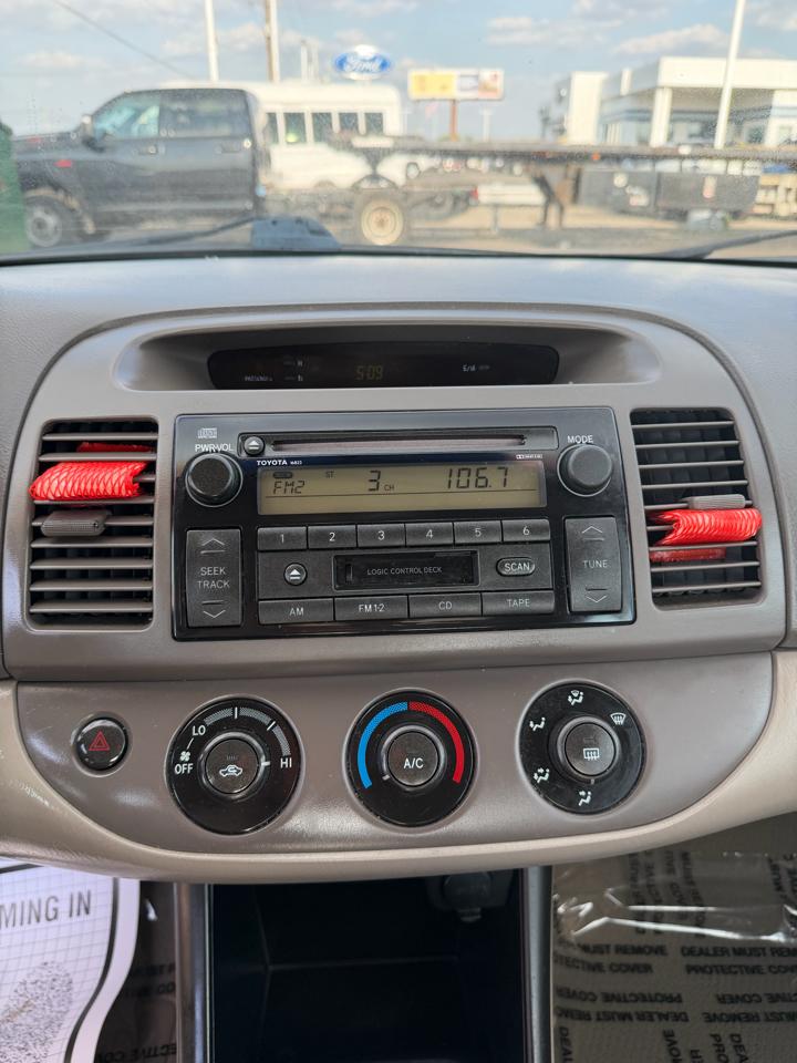 Toyota Camry 4dr Sdn XLE Auto (Natl) 2003