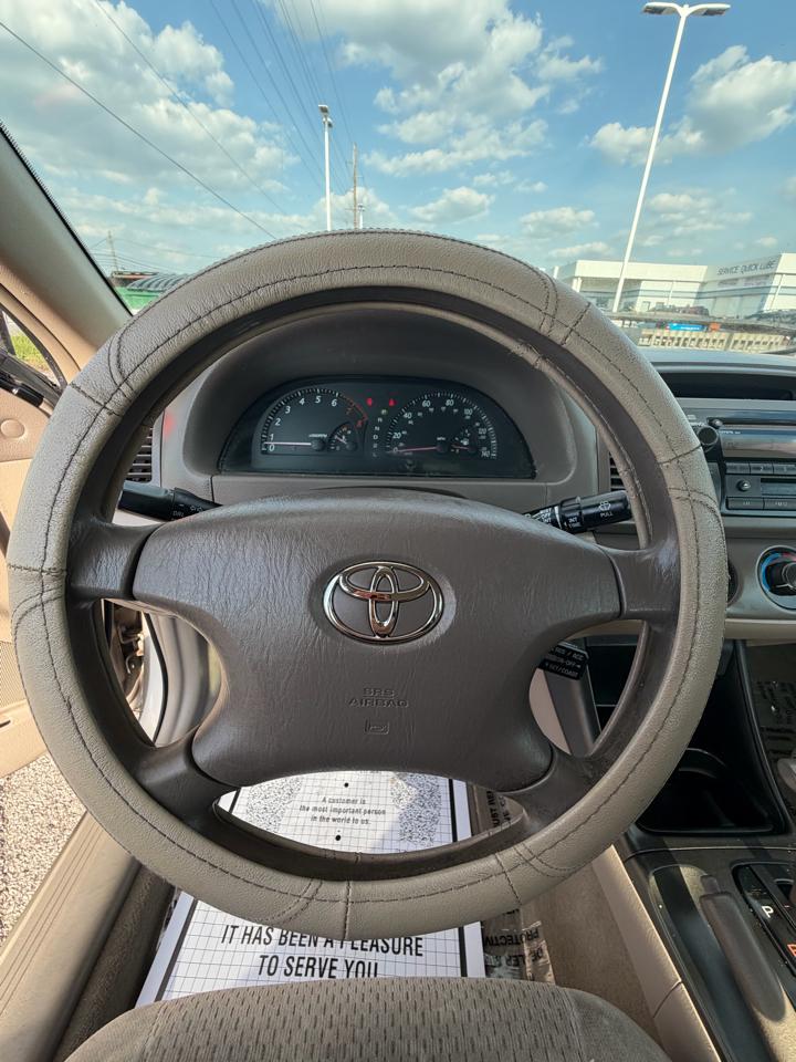 Toyota Camry 4dr Sdn XLE Auto (Natl) 2003