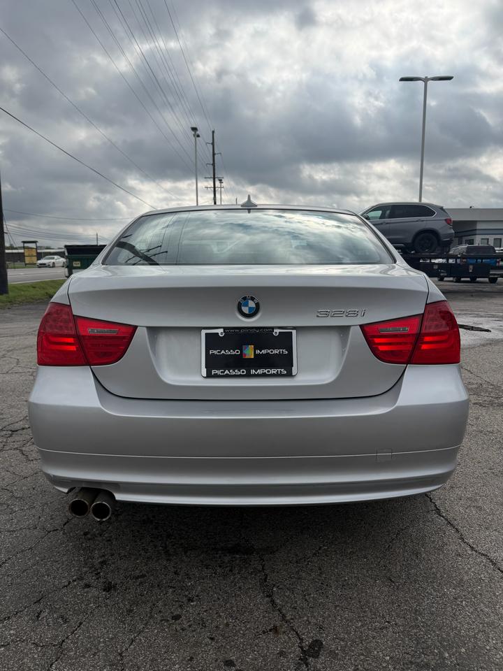 BMW 3 Series 4dr Sdn 328i xDrive AWD SULEV South Africa 2011