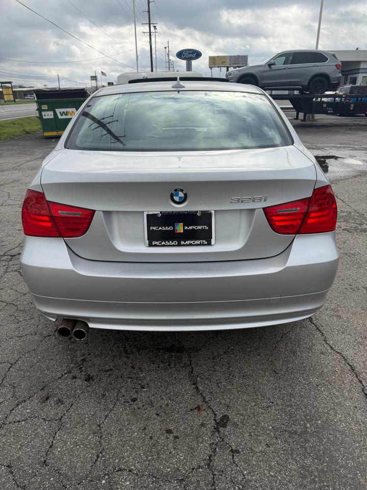 BMW 3 Series 4dr Sdn 328i xDrive AWD SULEV South Africa 2011