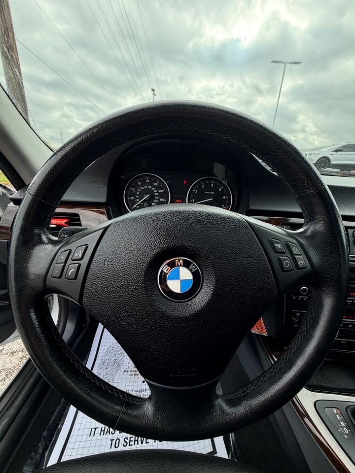 BMW 3 Series 4dr Sdn 328i xDrive AWD SULEV South Africa 2011