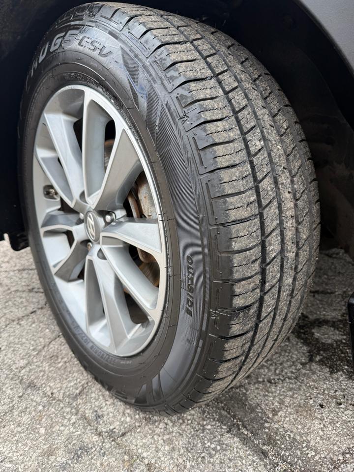 Hyundai Santa Fe SE 3.3L Auto AWD 2017