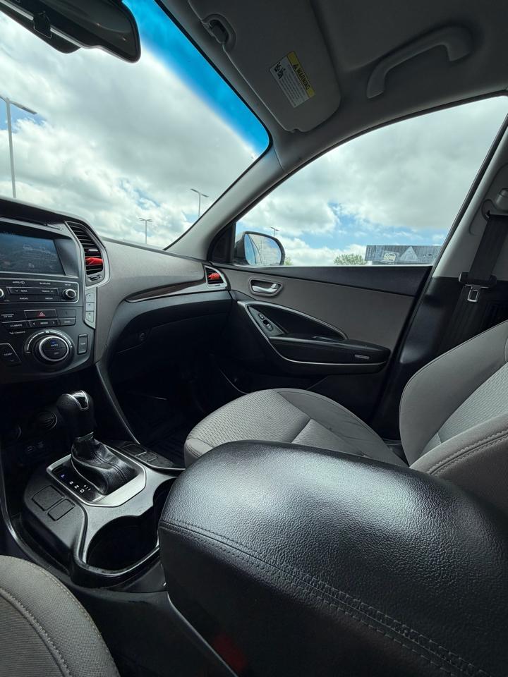 Hyundai Santa Fe SE 3.3L Auto AWD 2017
