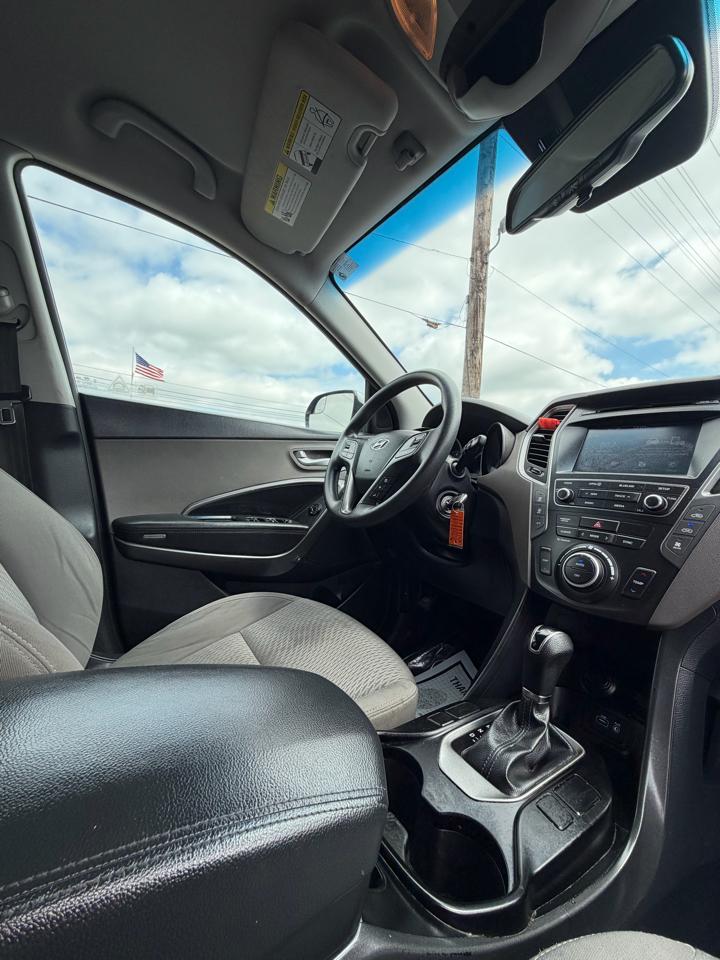 Hyundai Santa Fe SE 3.3L Auto AWD 2017