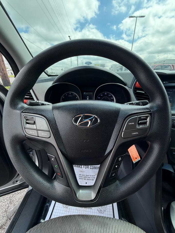 Hyundai Santa Fe SE 3.3L Auto AWD 2017