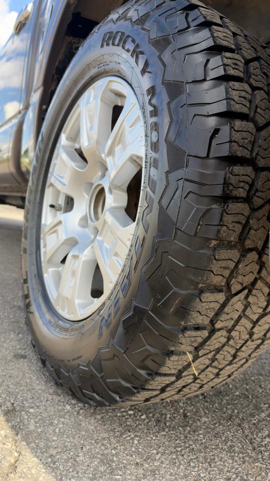 Nissan Titan 4x4 Crew Cab SV 2018