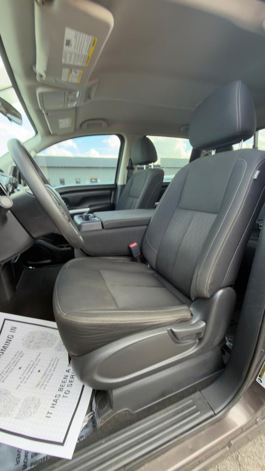 Nissan Titan 4x4 Crew Cab SV 2018