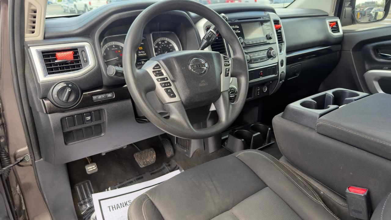 Nissan Titan 4x4 Crew Cab SV 2018