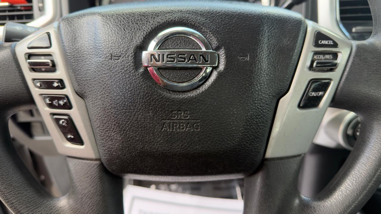 Nissan Titan 4x4 Crew Cab SV 2018