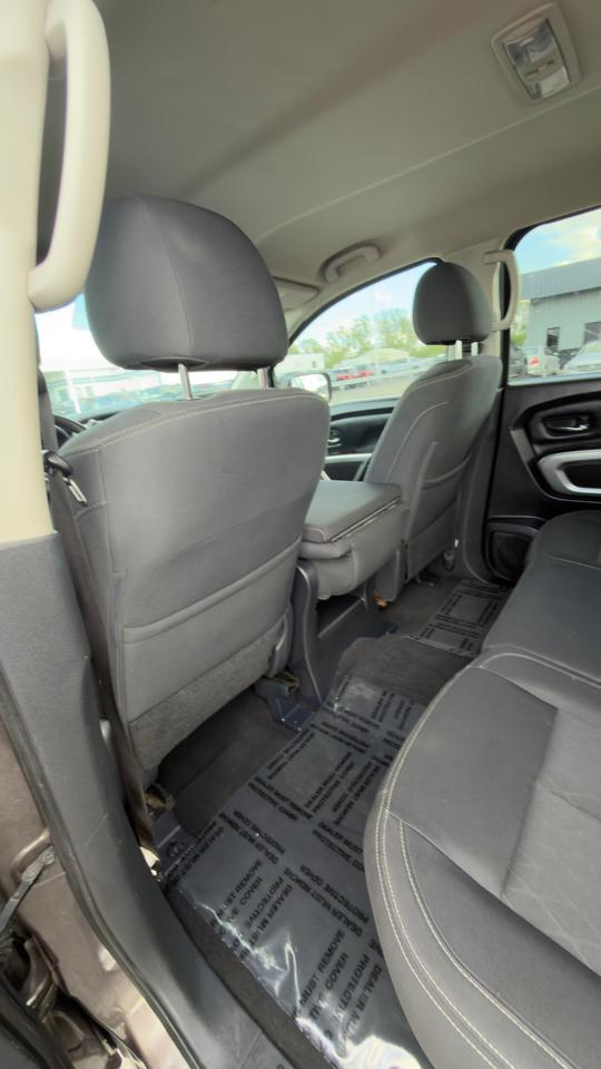 Nissan Titan 4x4 Crew Cab SV 2018