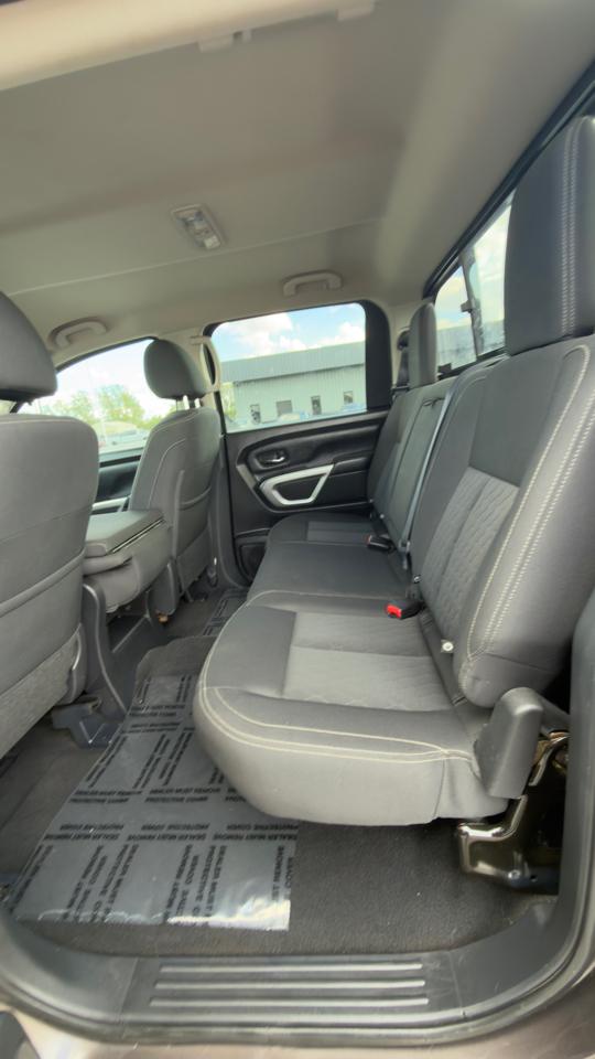 Nissan Titan 4x4 Crew Cab SV 2018