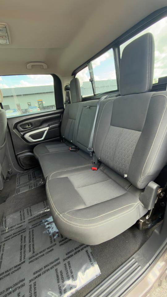 Nissan Titan 4x4 Crew Cab SV 2018